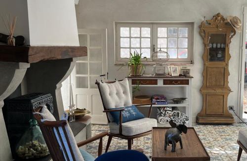 Coursan House | La Maison de Auguste