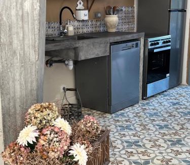 Coursan House | La Maison de Auguste