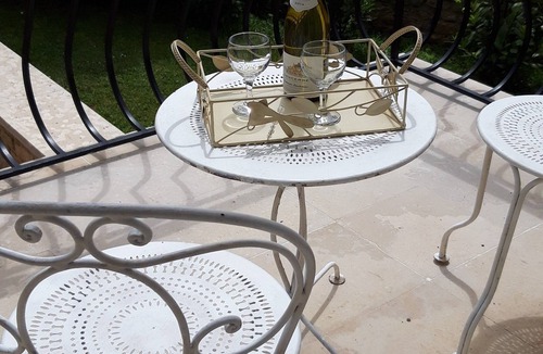 Donzy House | La Maison de Blanc Gateau