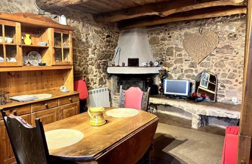 Assignan House | La Maison De Blanche Neige