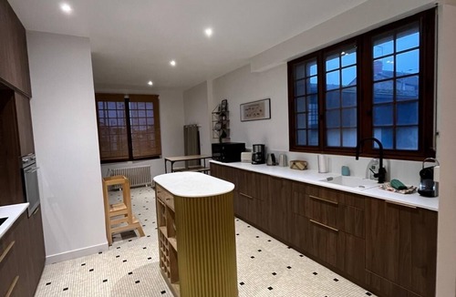 Montreuil-Bellay House | La Maison de César - A large family home!