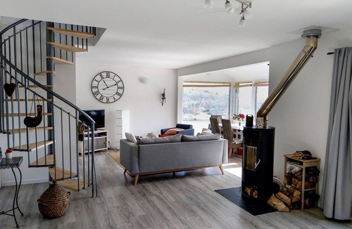 Sentenac-d'Oust Ski Chalet | La maison de Canlat.nA comfortable chalet ideal for a family stay.