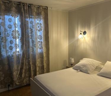 Salles-Curan House | La Maison de Campagne