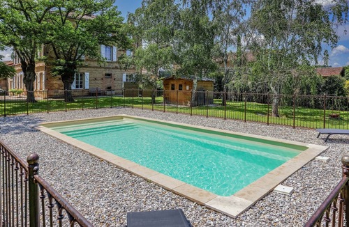 Lisle-sur-Tarn House | La Maison de Clément - Gite D'exception au Coeur du Château Clément Termes