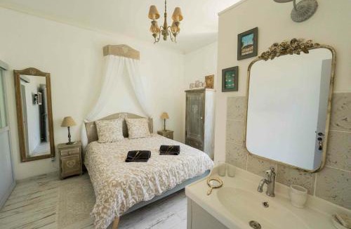 Plan-d'Orgon Bed & Breakfast | La Maison de Claire à Plan d'Orgon