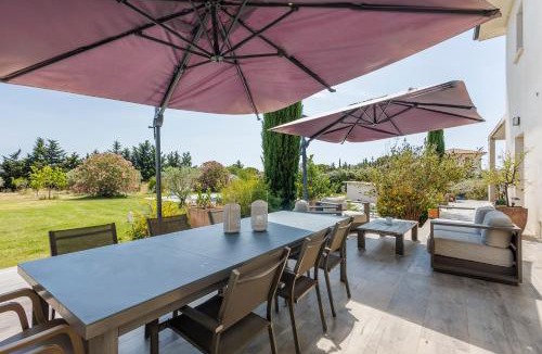 Arles Villa | La Maison de Famille