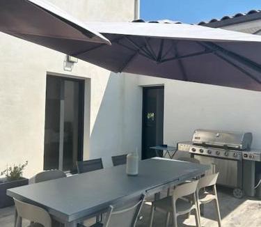 Arles Villa | La Maison de Famille