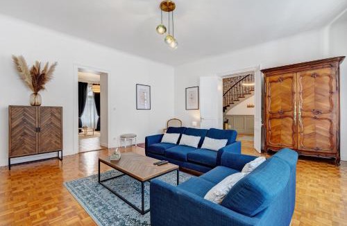 Lucon House | La Maison De Famille