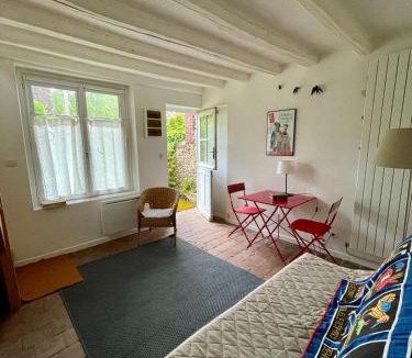 Chaise-Dieu-du-Theil House | La Maison de Maud