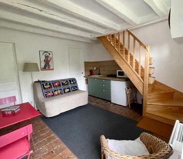 Chaise-Dieu-du-Theil House | La Maison de Maud