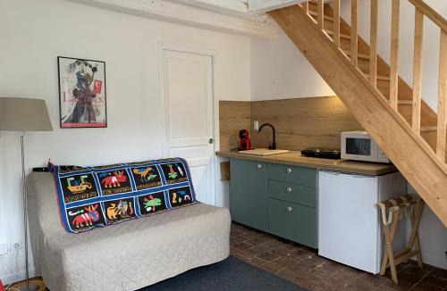 Chaise-Dieu-du-Theil House | La Maison de Maud