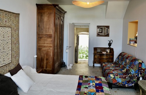 La Roche-Clermault House | LA Maison DES Lilas