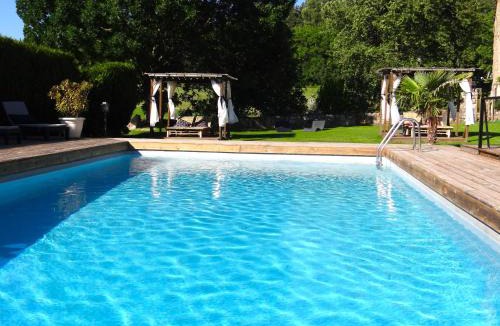 Chaudes-Aigues House | La maison de Gilbert Jacuzzi Piscine chauffée