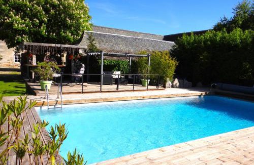 Chaudes-Aigues House | La maison de Gilbert Jacuzzi Piscine chauffée