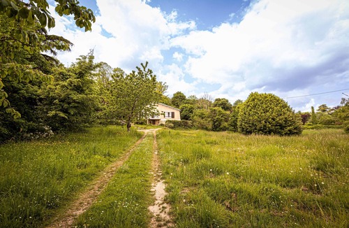 Jouy-le-Moutier House | La Maison de Jouy (quiet, country setting 30 minutes from Paris)