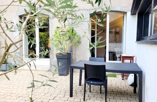 Richebourg - Saint-Clement House | La maison de Jade - Charming residence with parking lot