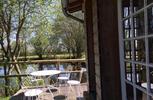 Manerbe House | La Maison de l'Etang