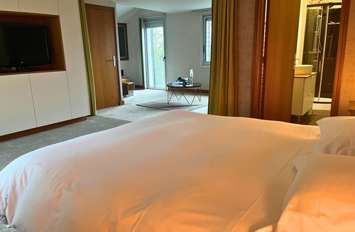 Force Bed & Breakfast | La Maison de l'Orbière