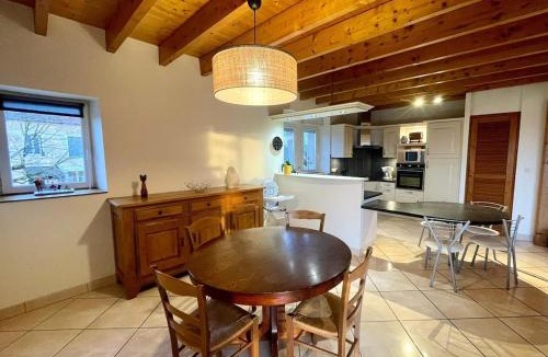Valzergues House | La Maison de la Colline