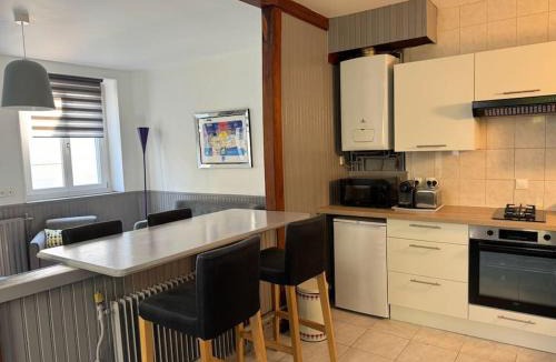 Avon House | La Maison de la Cour