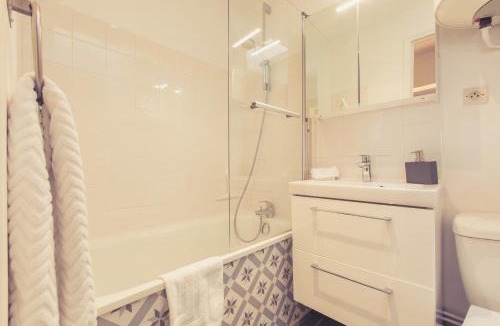 Poitiers Apartment | La Maison de la Liberté Studio Jules Verne