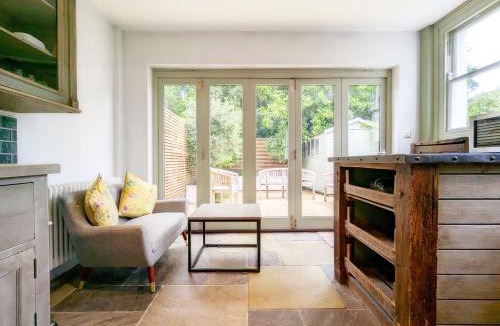 Worthing House | La Maison De La Mer, Worthing