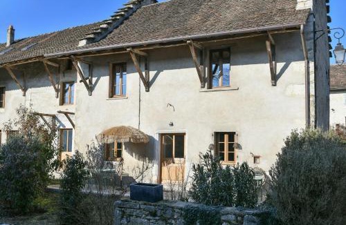 Saint-Benoit House | La Maison de la Pépée