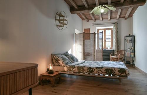 Saint-Benoit House | La Maison de la Pépée