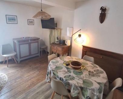 Lacombe House | La maison de la prise d'Alzeau