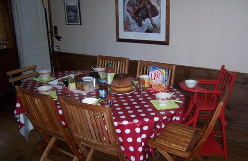 Doncourt-sur-Meuse Bed & Breakfast | La Maison De Marie-Claire