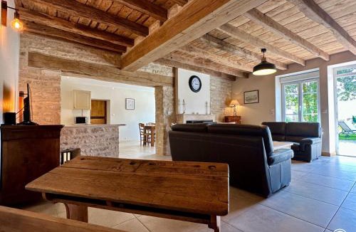 Leuglay House | La maison de Marguerite