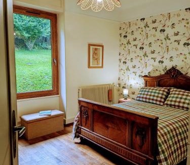 Les Rouges-Eaux Bed & Breakfast | La Maison de Marie