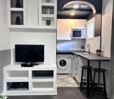 Livry-Gargan Apartment | La maison de Paris Est- calme et moderne, proche de Paris,CDG & Villepinte