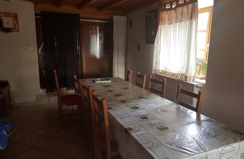 Lapte House | la maison de pierre