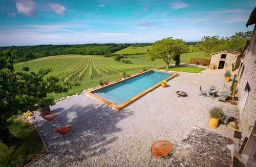 Puycelci House | La Maison de Romain – Vineyard Views, Pool, and Family Comfort