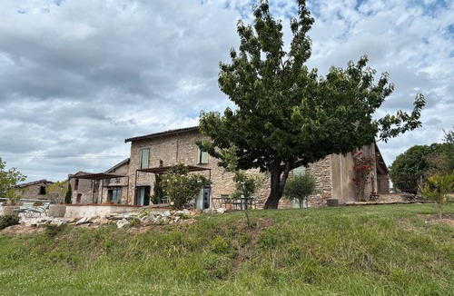 Puycelci House | La Maison de Romain – Vineyard Views, Pool, and Family Comfort