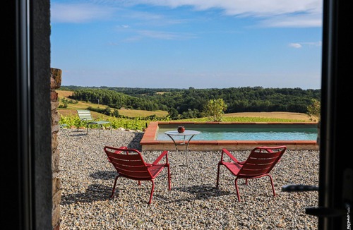 Puycelci House | La Maison de Romain – Vineyard Views, Pool, and Family Comfort