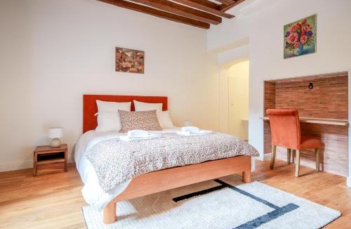 Old Town Villa | La Maison de Ronsard - By PrestiPlace