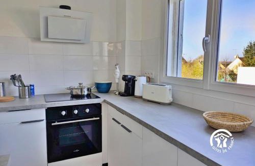 Chammes House | La maison de Sainte Suzanne, 5 pers