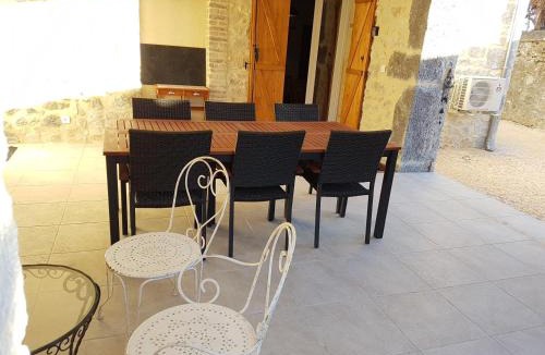 Vallon-Pont-d'Arc Apartment | La maison de Salavas