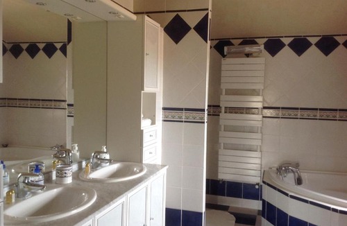 Sernhac Bed & Breakfast | La Maison De Vélina