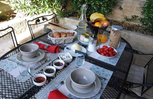 Sernhac Bed & Breakfast | La Maison De Vélina