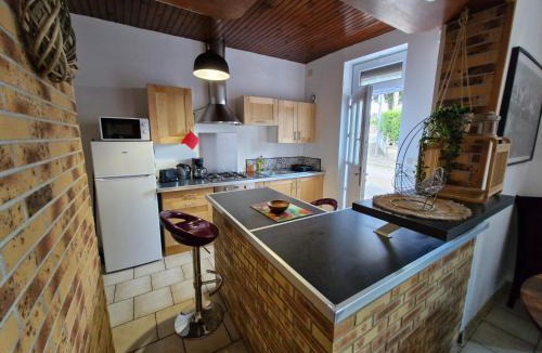 Fourmies House | La maison de Victoire, WC à l'étage