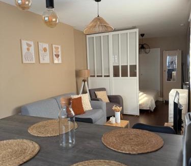 Saint-Simon House | La maison de villenouvelle