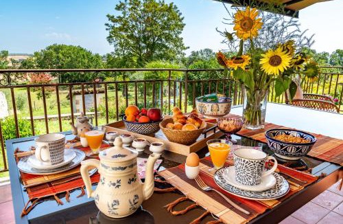 Plieux Bed & Breakfast | La Maison de Yûka