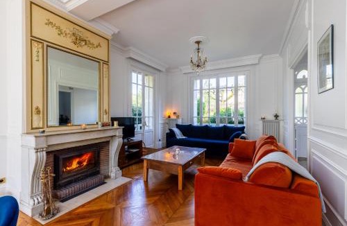 Chateau-Renard House | La Maison des 2 Rives - Avec jacuzzi beau jardin