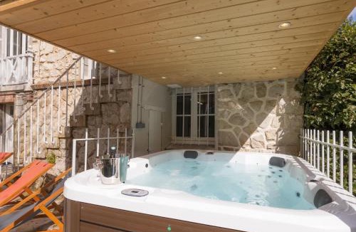 Chateau-Renard House | La Maison des 2 Rives - Avec jacuzzi beau jardin