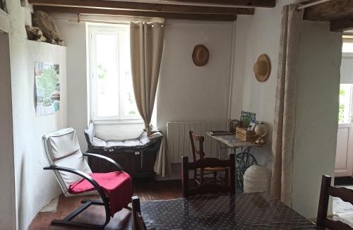 Saint-Medard-la-Rochette House | La Maison des 2L