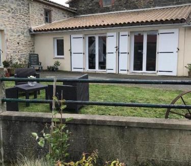 Les Essarts Bed & Breakfast | La Maison des Amis