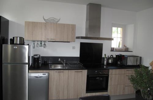 Berneuil-sur-Aisne House | La Maison Des Chiens Rouges